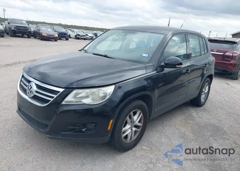 2011 Volkswagen Tiguan S z USA, uszkodzony, nr VIN WVGAV7AX3BW559791